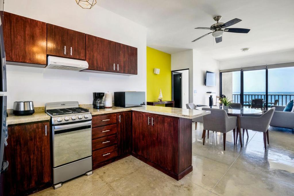 Vela'S Condos Ocean Front 푸에르토 모렐로스 외부 사진